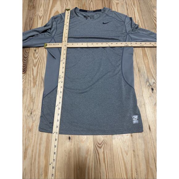 Nike Shirt Men’s M Pro Combat Fitted Swoosh Dri Fit Train Run Gym Work Core Go - Picture 8 of 8